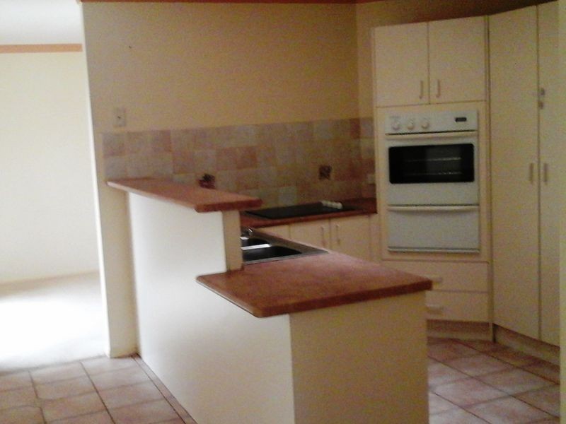 9 Mackerel Street, Sandstone Point QLD 4511