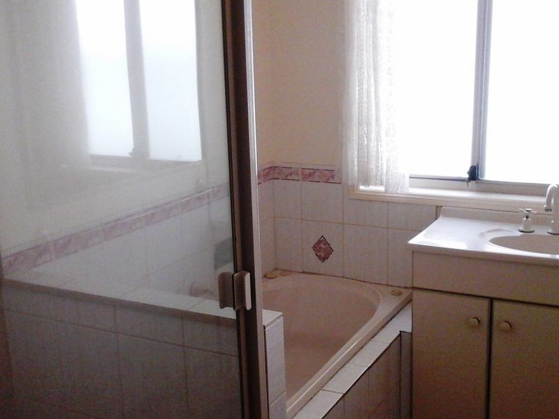 9 Mackerel Street, Sandstone Point QLD 4511