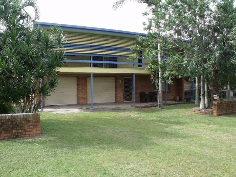 7 Sunset Avenue, Bribie Island QLD 4507