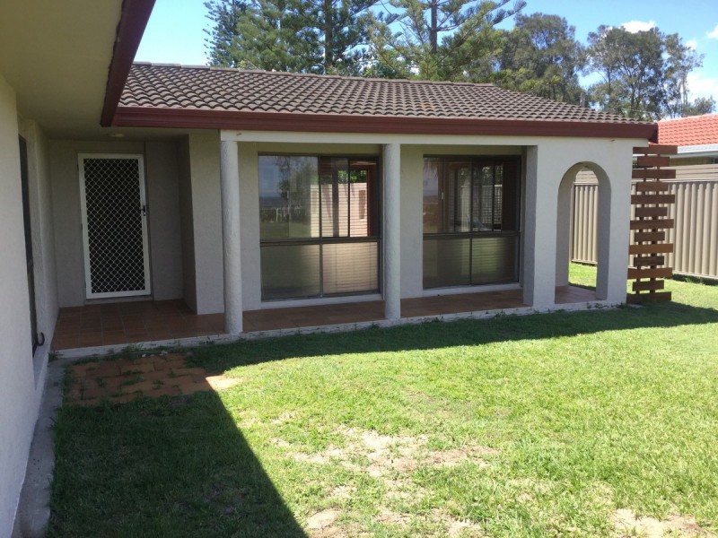 9 Grace Street, Beachmere QLD 4510