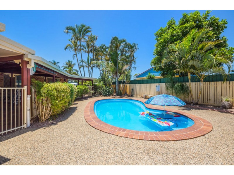 6 Longland Court, Woorim QLD 4507