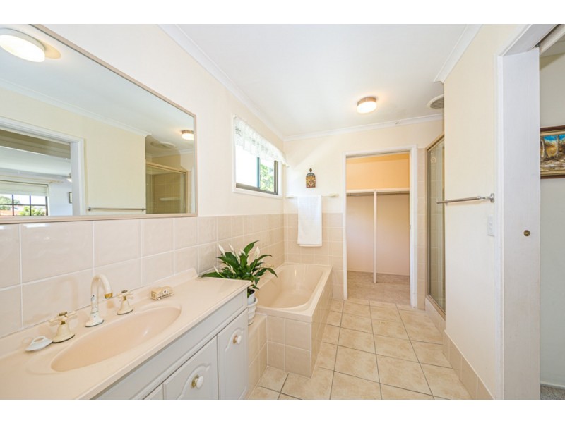 7 Eagle Court, Banksia Beach QLD 4507