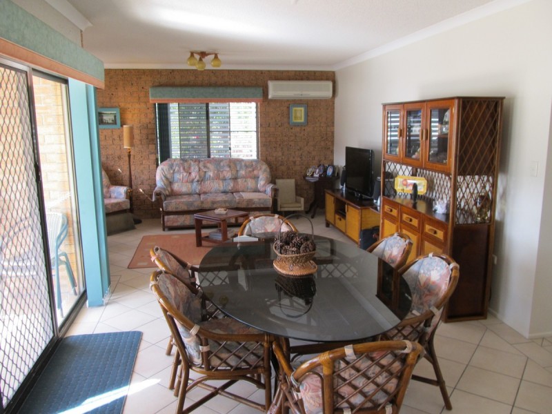 2/27 Solander Esplanade, Banksia Beach QLD 4507