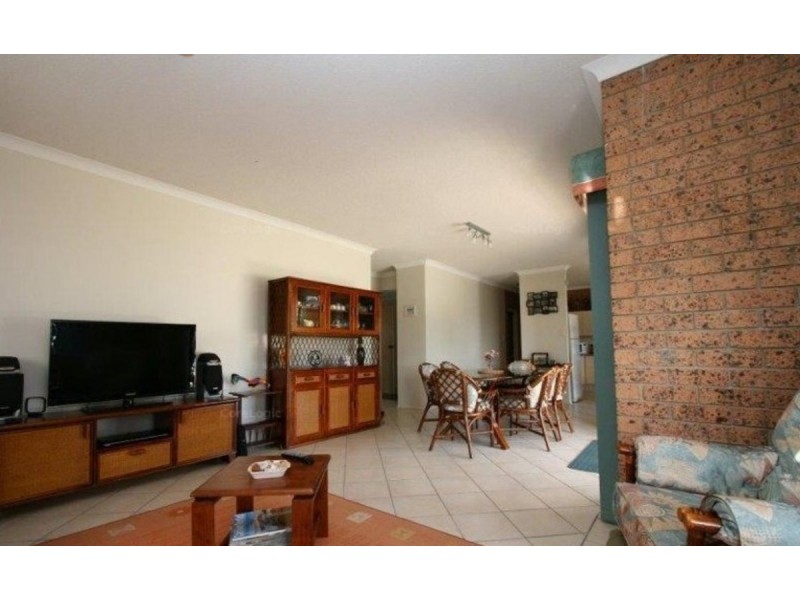 2/27 Solander Esplanade, Banksia Beach QLD 4507