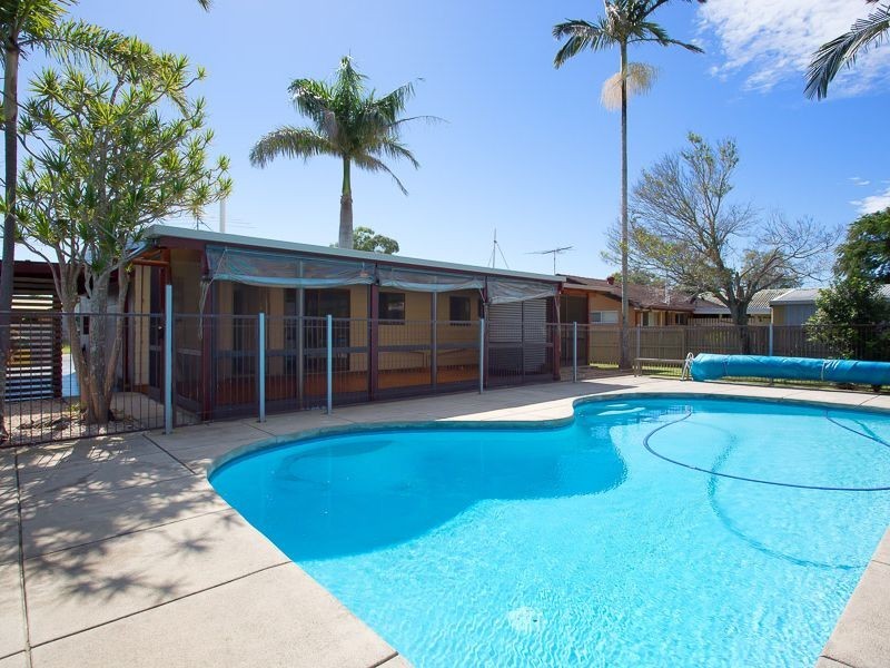 104 Bellara Street, Bribie Island QLD 4507