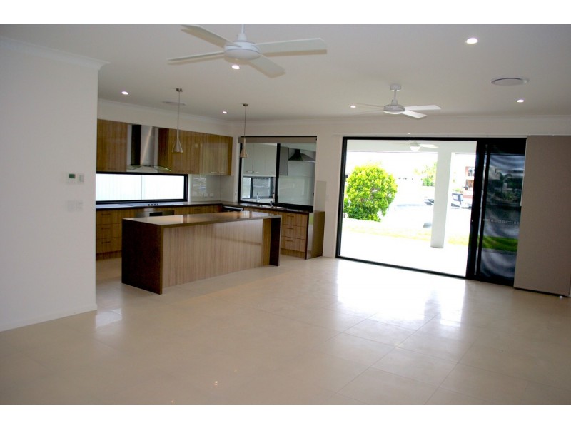 72 Raptor Parade, Banksia Beach QLD 4507