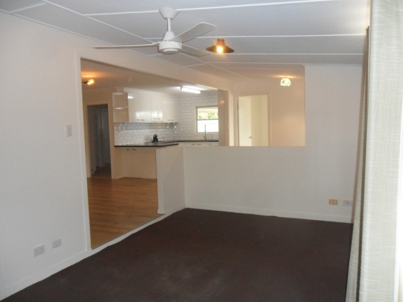 11 Kangaroo Avenue, Bongaree QLD 4507