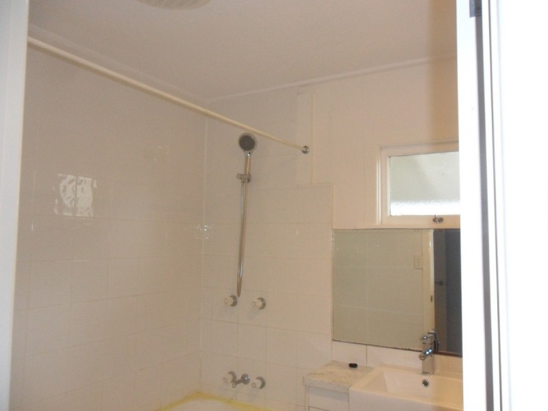 11 Kangaroo Avenue, Bongaree QLD 4507