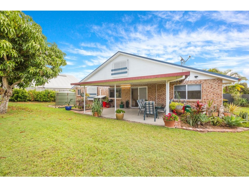 7 Albert Place, Sandstone Point QLD 4511