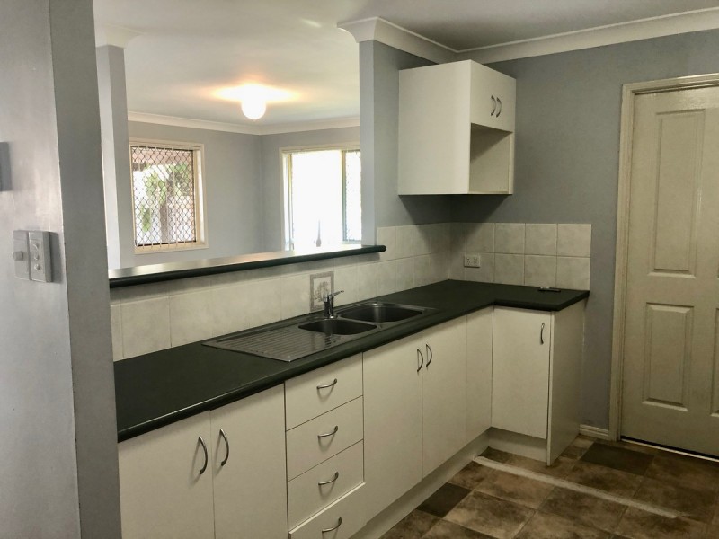 182 Bestmann Road East, Sandstone Point QLD 4511