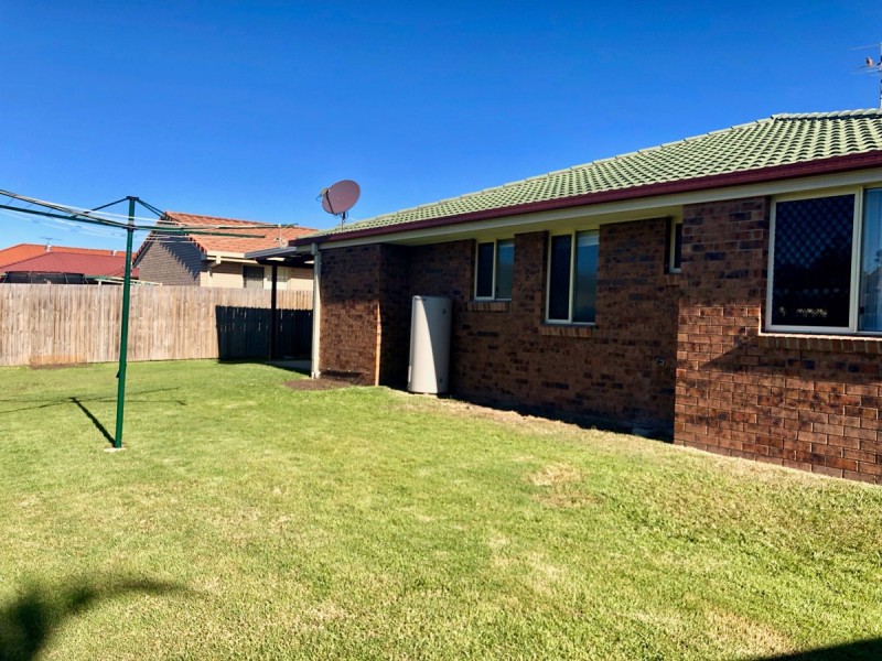 182 Bestmann Road East, Sandstone Point QLD 4511