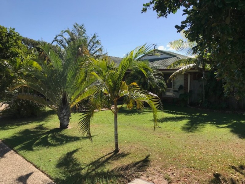 182 Bestmann Road East, Sandstone Point QLD 4511