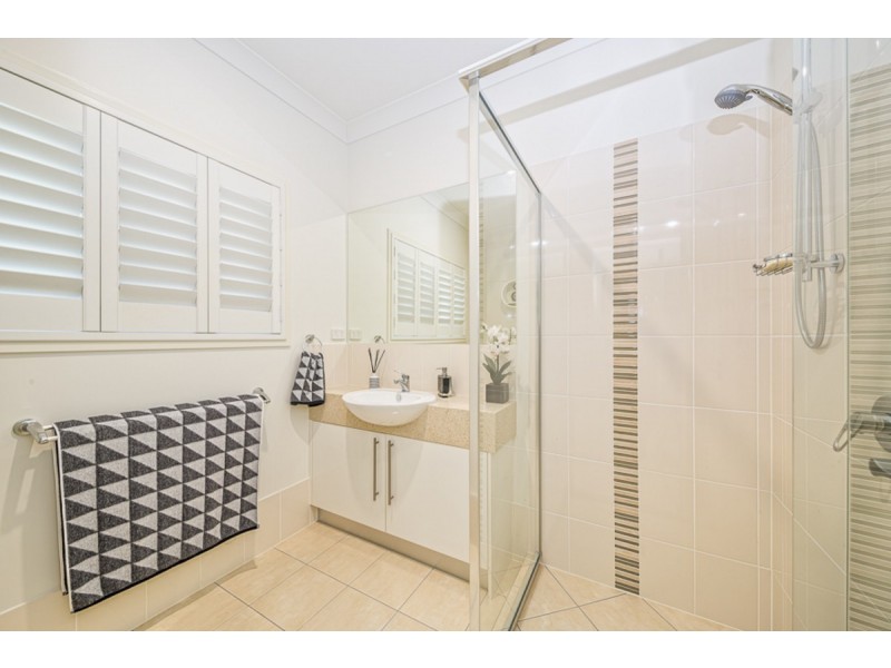 12/4 Kal-Ma-Kuta Drive, Sandstone Point QLD 4511