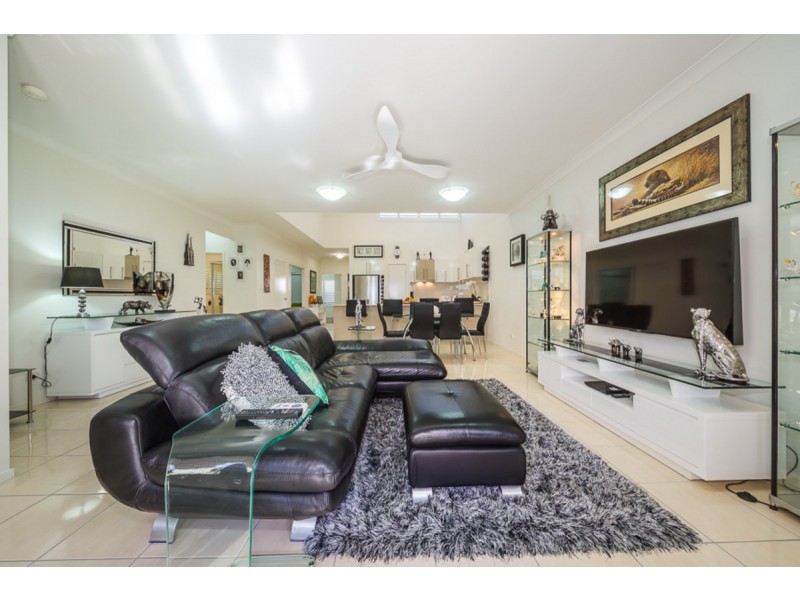 12/4 Kal-Ma-Kuta Drive, Sandstone Point QLD 4511