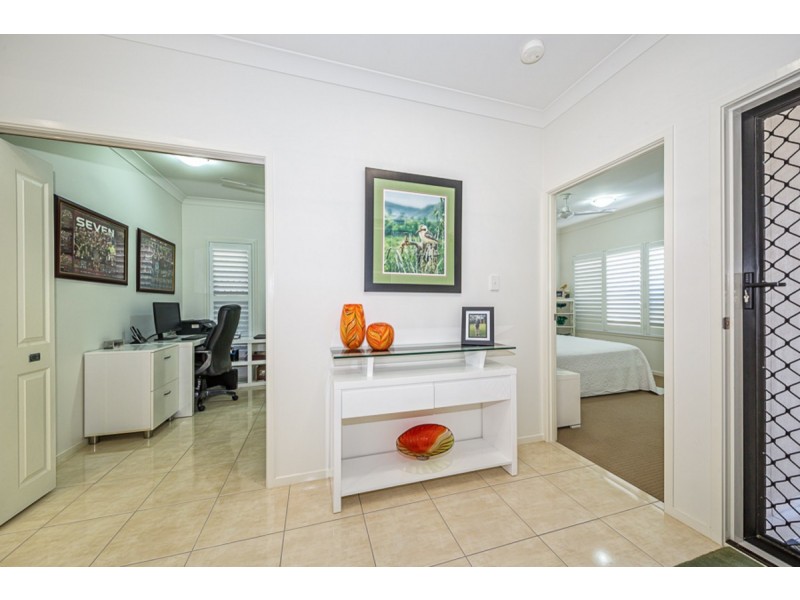 12/4 Kal-Ma-Kuta Drive, Sandstone Point QLD 4511