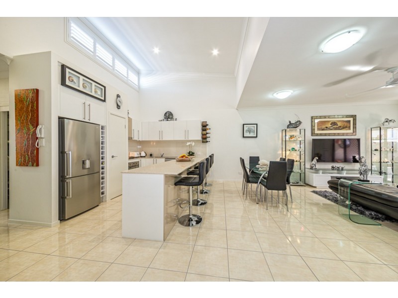 12/4 Kal-Ma-Kuta Drive, Sandstone Point QLD 4511