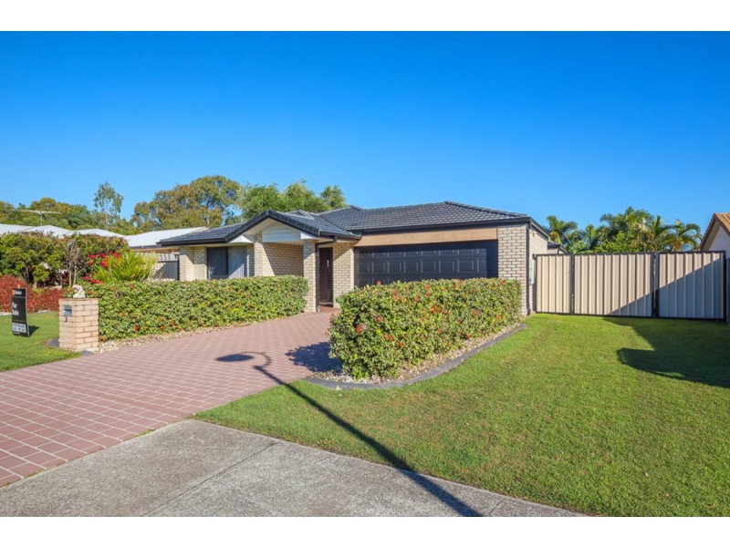 3 Middle Cove Court, Sandstone Point QLD 4511