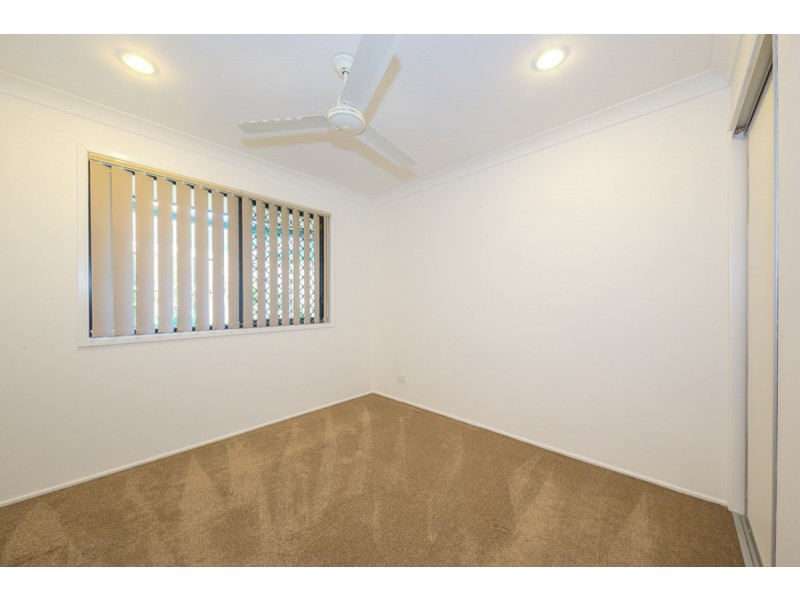 3 Middle Cove Court, Sandstone Point QLD 4511