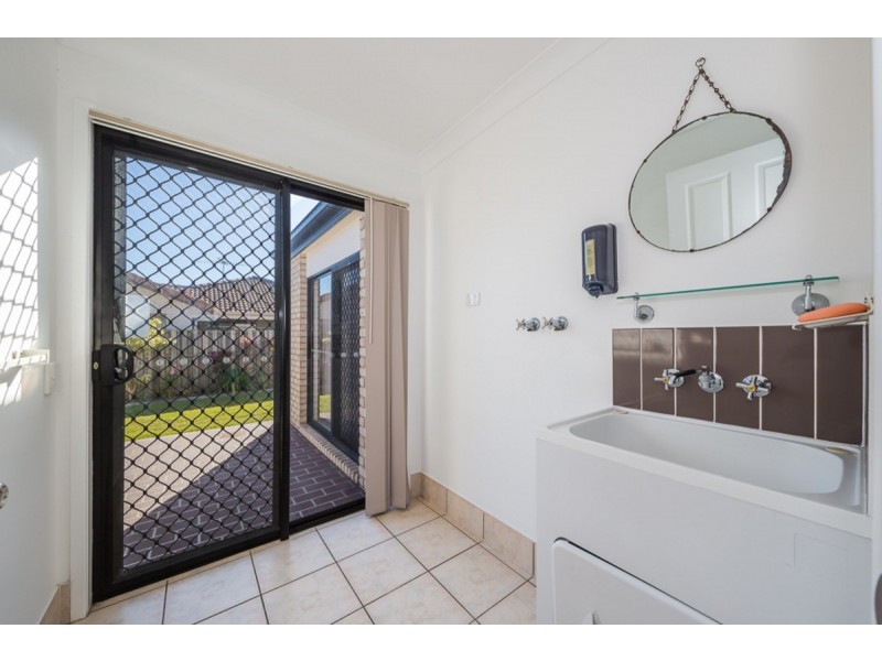 3 Middle Cove Court, Sandstone Point QLD 4511