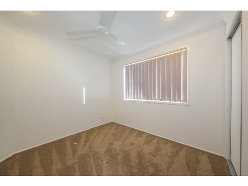 3 Middle Cove Court, Sandstone Point QLD 4511