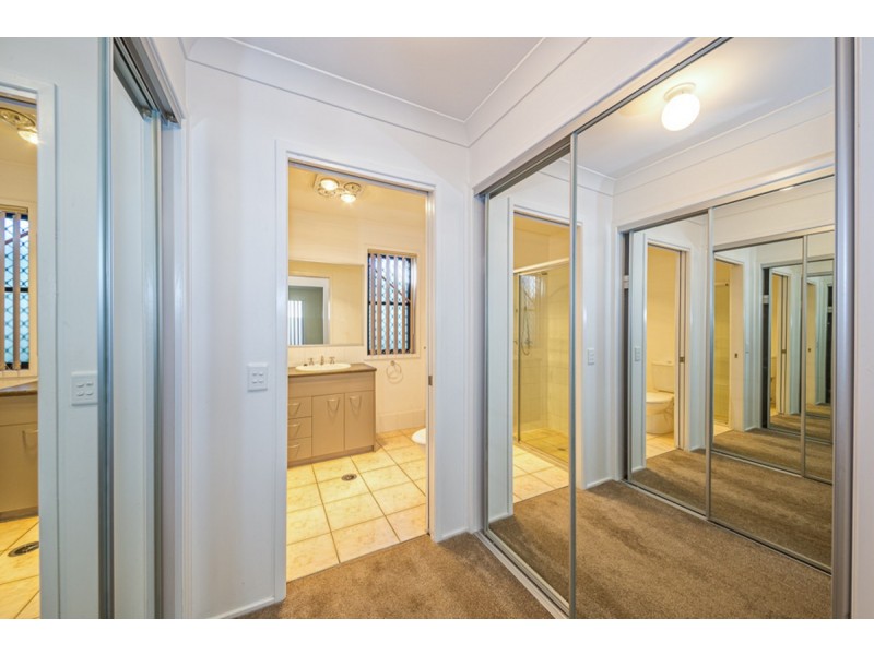 3 Middle Cove Court, Sandstone Point QLD 4511