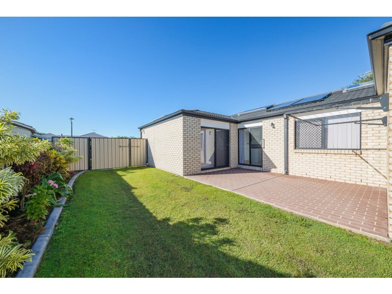 3 Middle Cove Court, Sandstone Point QLD 4511