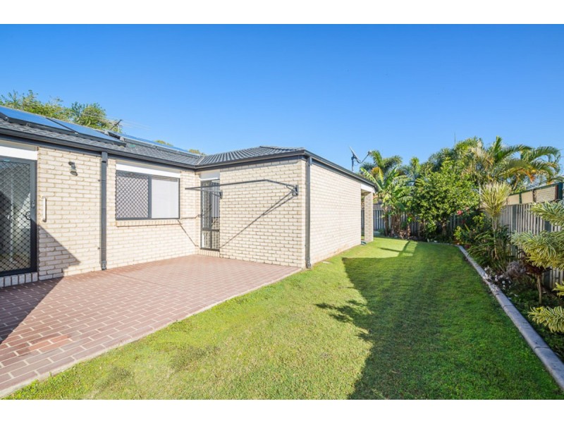 3 Middle Cove Court, Sandstone Point QLD 4511