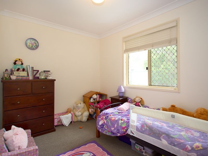 153 Bestmann Road East, Sandstone Point QLD 4511
