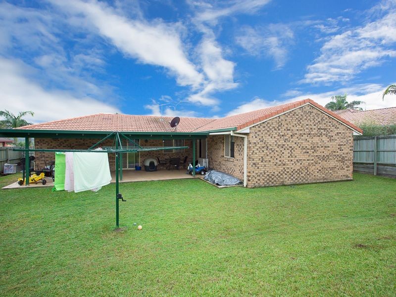 153 Bestmann Road East, Sandstone Point QLD 4511