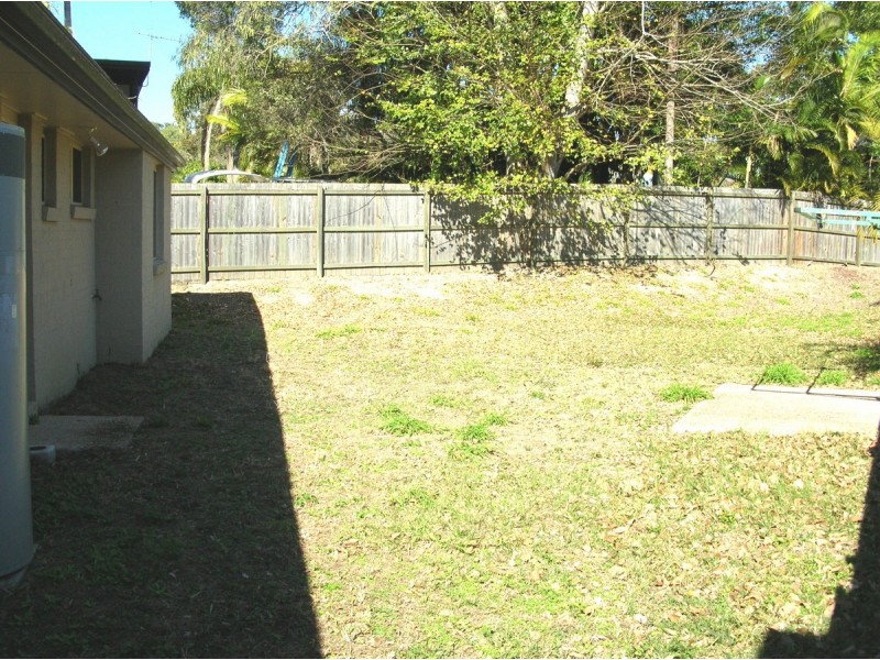 15 Yaraan Crescent, Beachmere QLD 4510