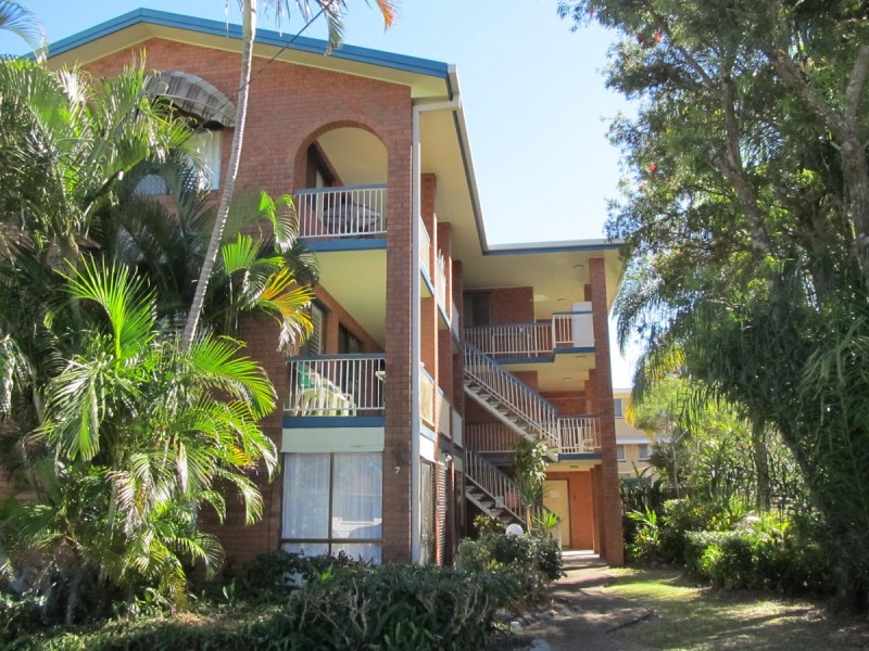 5/7 Hall Avenue, Bongaree QLD 4507