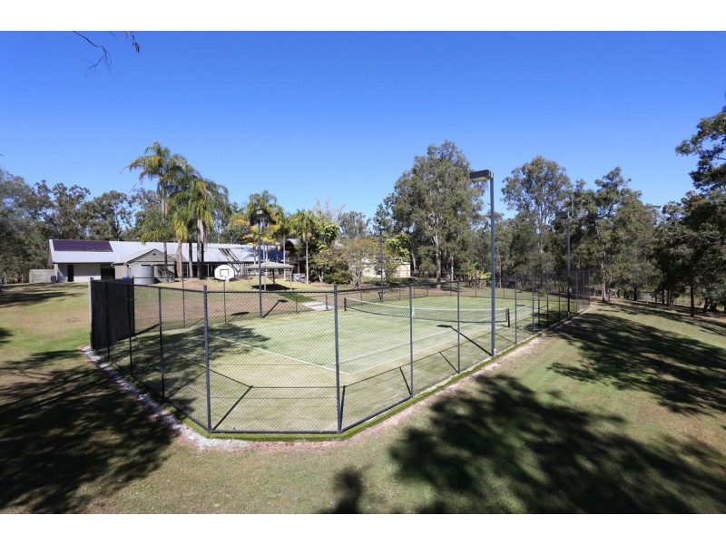 6 Roxburgh Road, Wights Mountain QLD 4520