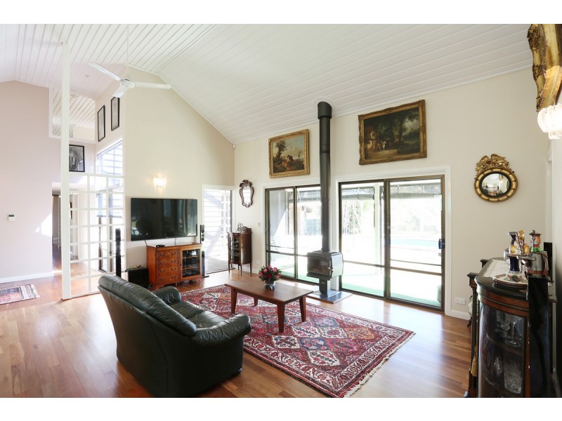 6 Roxburgh Road, Wights Mountain QLD 4520