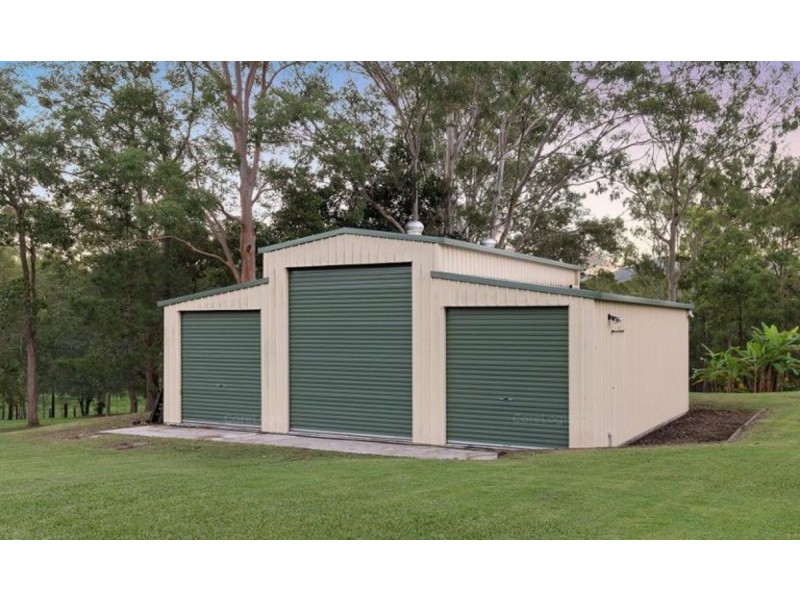 6 Roxburgh Road, Wights Mountain QLD 4520