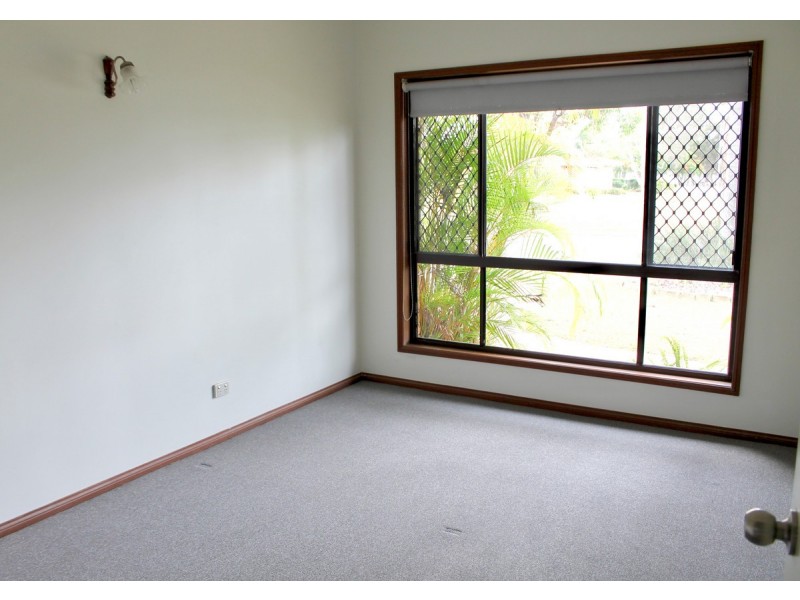 1 Elizabeth Batts Court, Banksia Beach QLD 4507