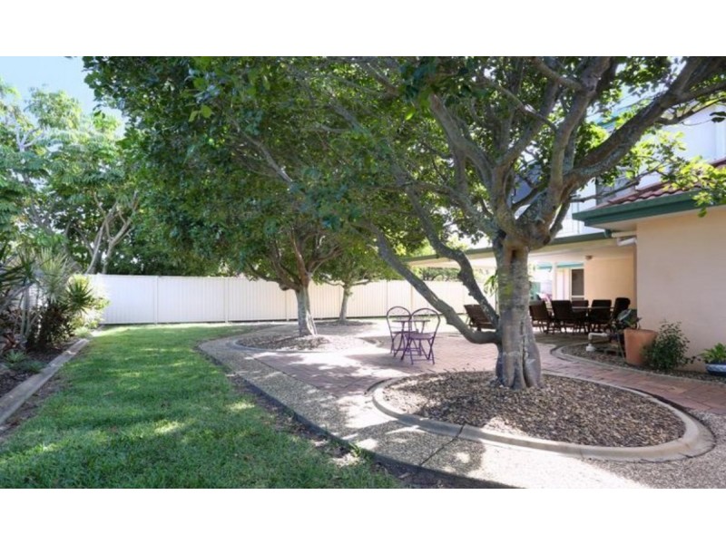 121 Avon Avenue, Banksia Beach QLD 4507