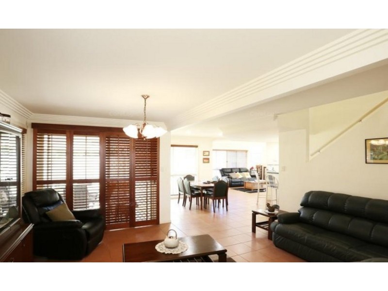 121 Avon Avenue, Banksia Beach QLD 4507