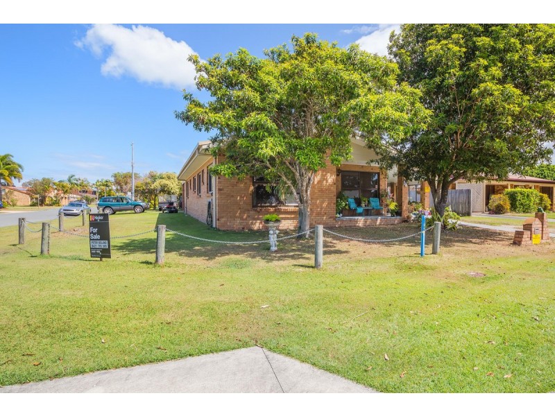 15 Phoenix, Bongaree QLD 4507