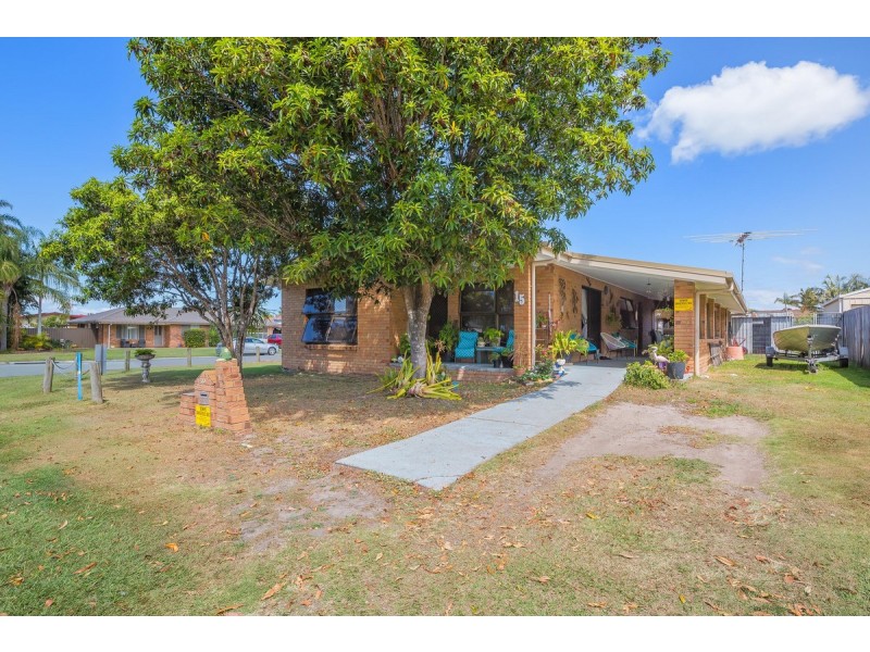 15 Phoenix, Bongaree QLD 4507