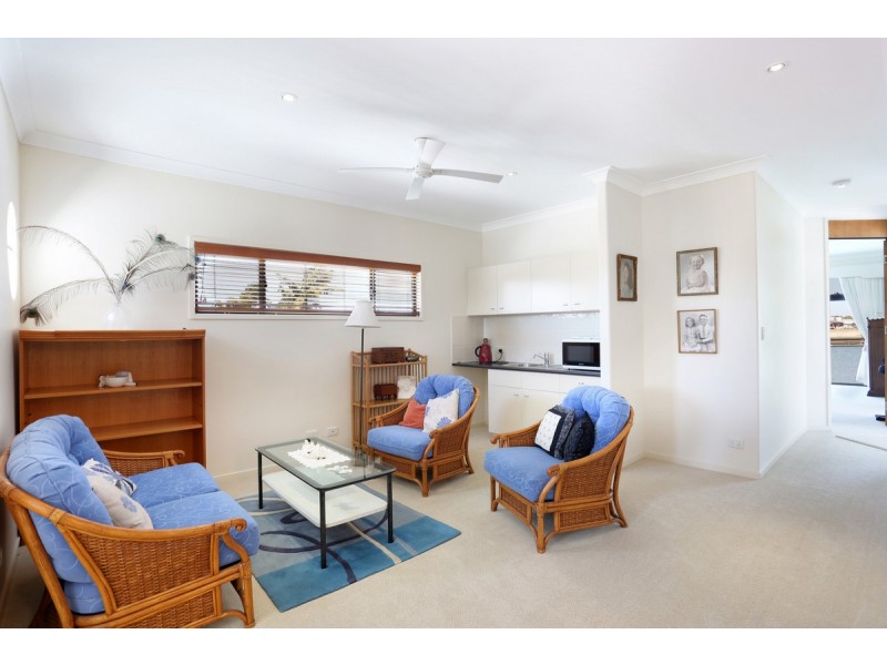 36 Cosmos Avenue, Banksia Beach QLD 4507