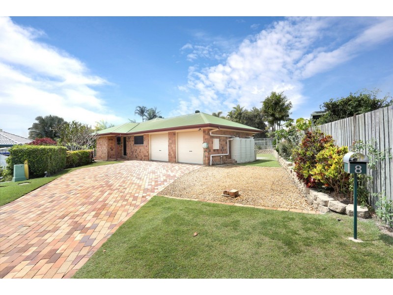 8 Kirk Place, Sandstone Point QLD 4511