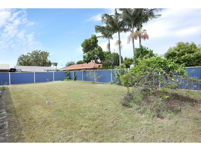 17 Yorkshire Drive, Banksia Beach QLD 4507