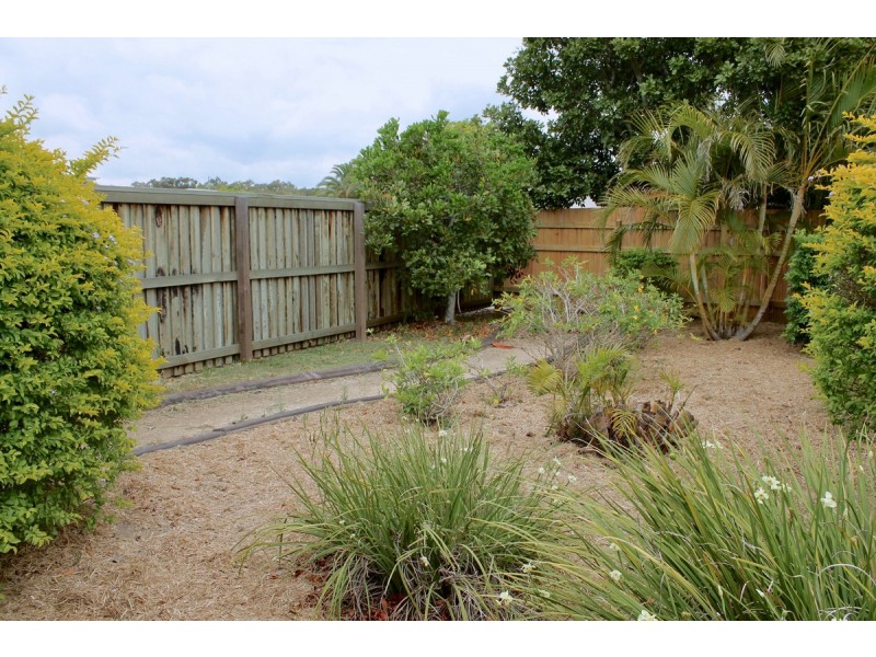 4 Seabreeze Court, Sandstone Point QLD 4511