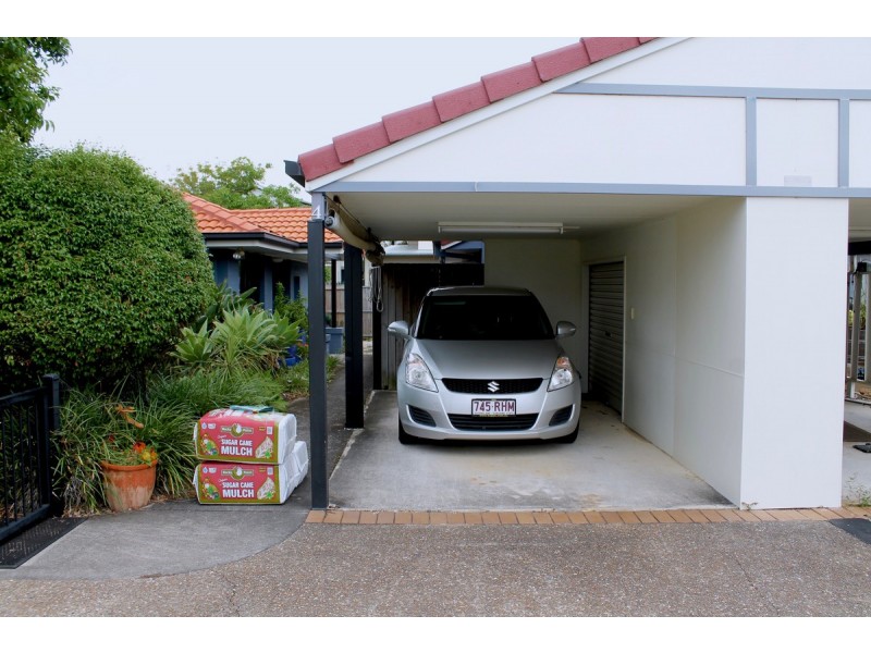 4 Seabreeze Court, Sandstone Point QLD 4511