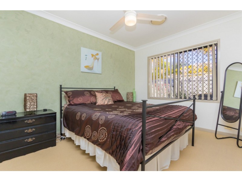 1 Bronte Place, Sandstone Point QLD 4511