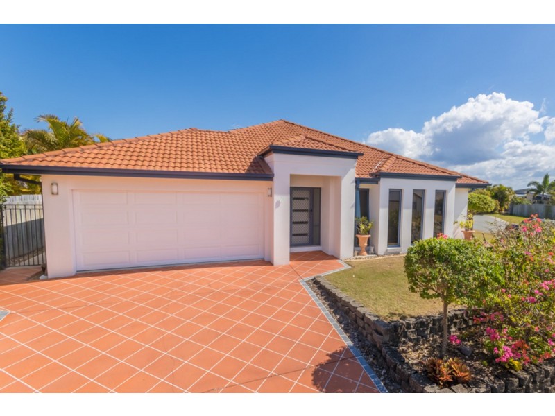 1 Bronte Place, Sandstone Point QLD 4511