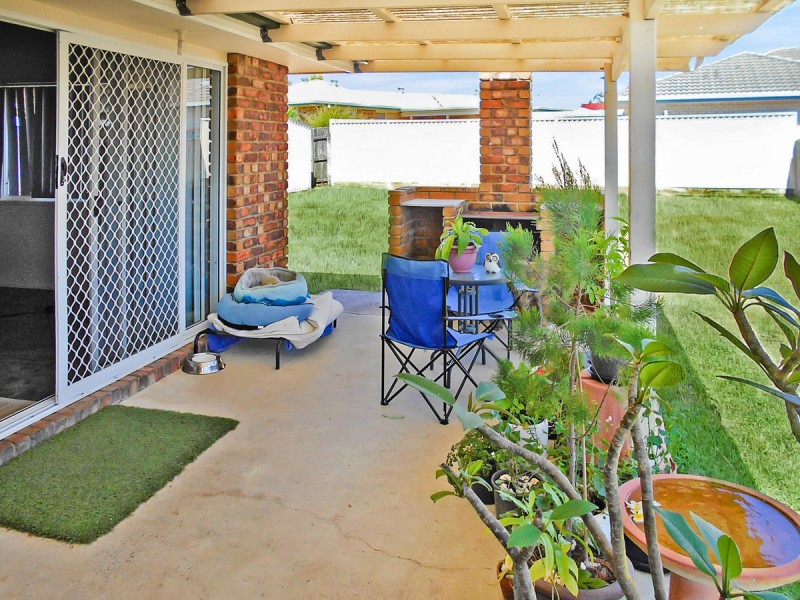 4 Lancaster Place, Sandstone Point QLD 4511