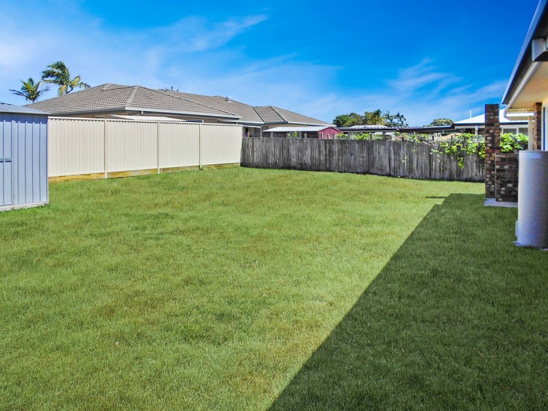 4 Lancaster Place, Sandstone Point QLD 4511