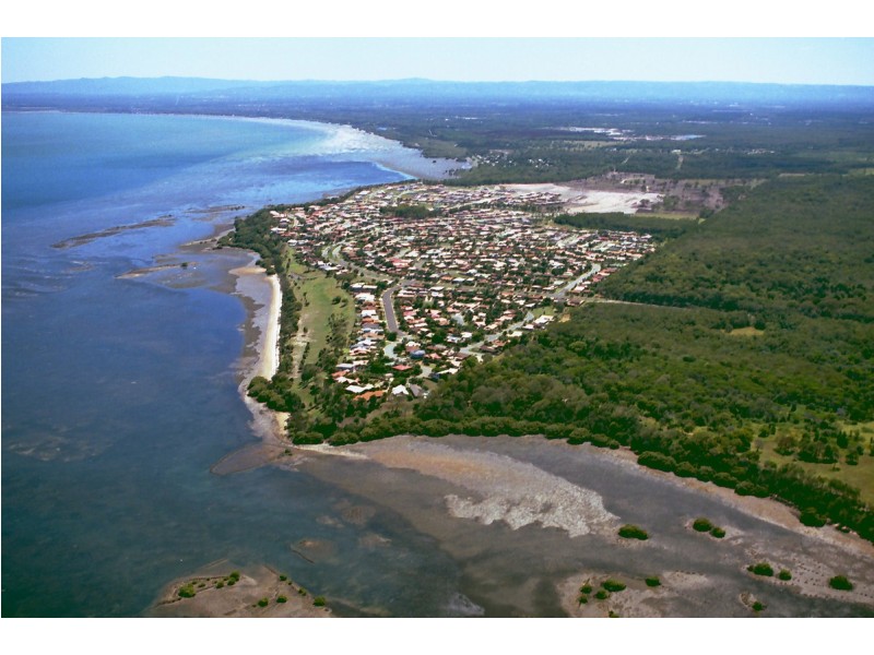 4 Lancaster Place, Sandstone Point QLD 4511