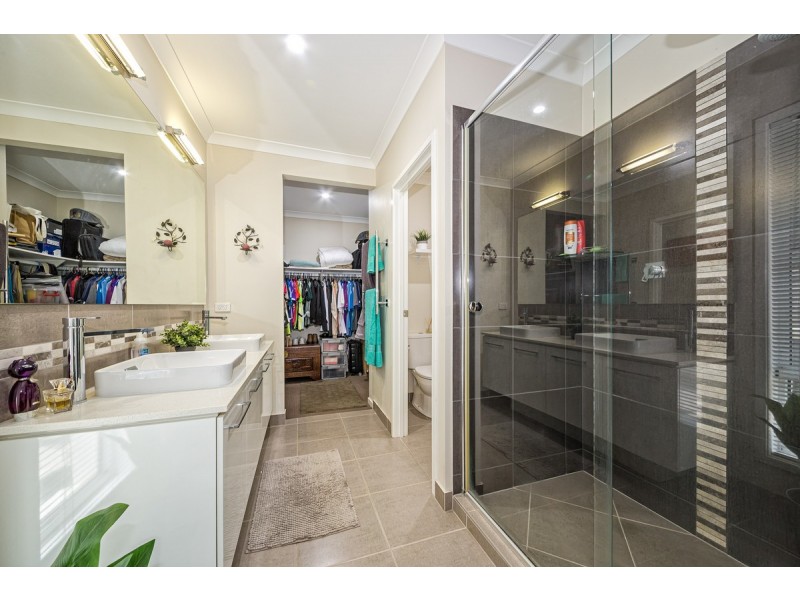 No. 6 Foxtail Crescent, Banksia Beach QLD 4507